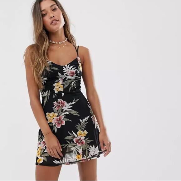 Volcom Slushy Hour Black Tropical Floral Mesh Mini Dress size medium - Picture 1 of 10